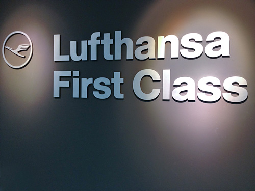 First - Classページ New Lufthansa First Class on A340-300 | Bart Lapers