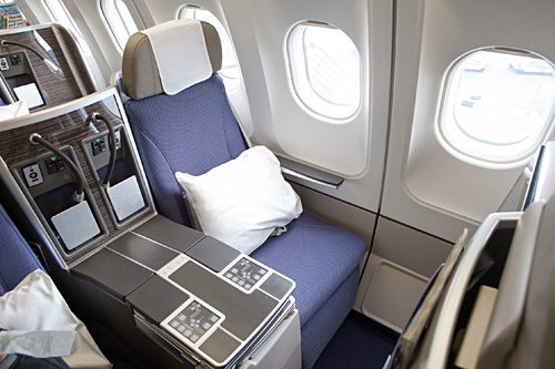 Brussels Airlines new business class A330 300 seat 4K