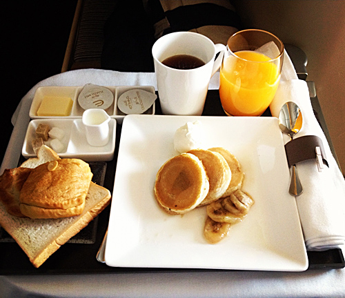 Etihad Pearl Business Class Breakfast