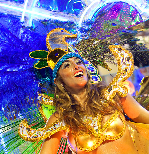 Carnival-Rio-de-Janeiro-2010-Sambadrome-Brasil-picture-by-Bart-Lapers