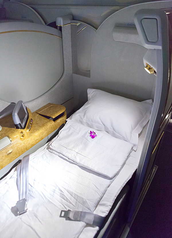 Emirates A380 First Class Suite - Fully flat Bed 