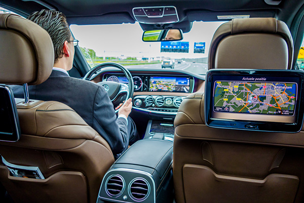 Emirates First Class Chauffeur Drive Service Mercedes-Benz S-Class Schiphol