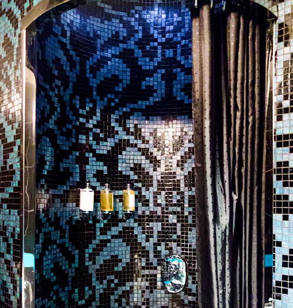 Etihad Abu Dhabi Business Class First Class Lounge Shower