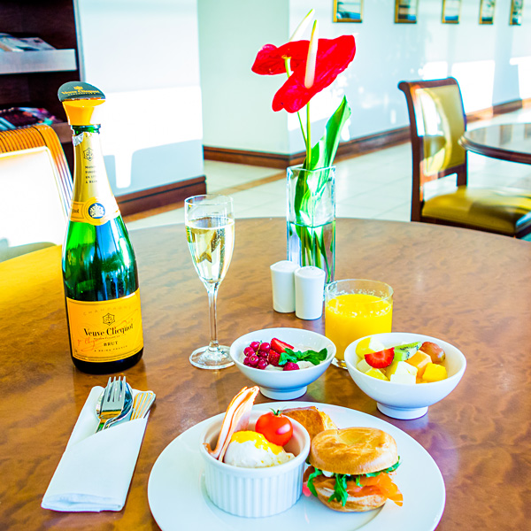 Emirates Business and First Class Lounge London Heathrow Terminal 3 Breakfast