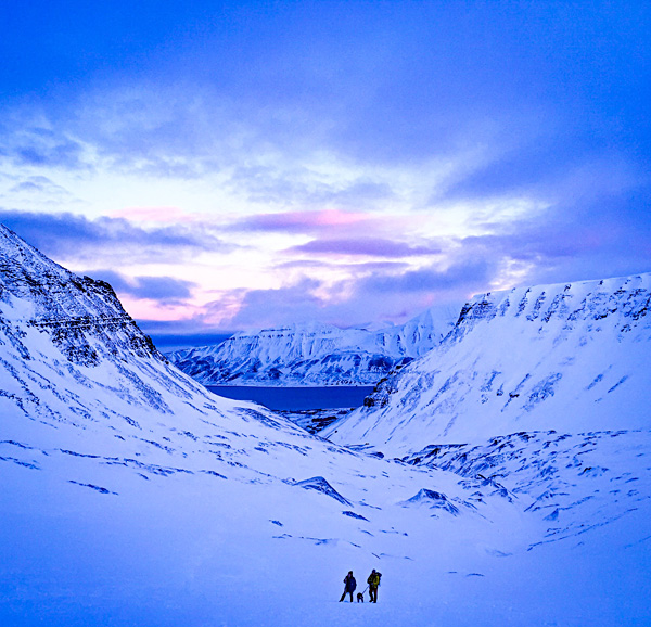 svalbard ice cave trip spitsbergen