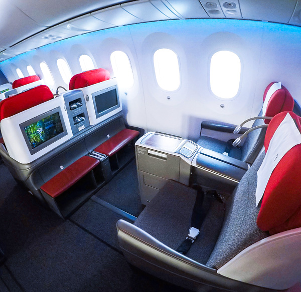 LATAM B787-900 Dreamliner Business Class